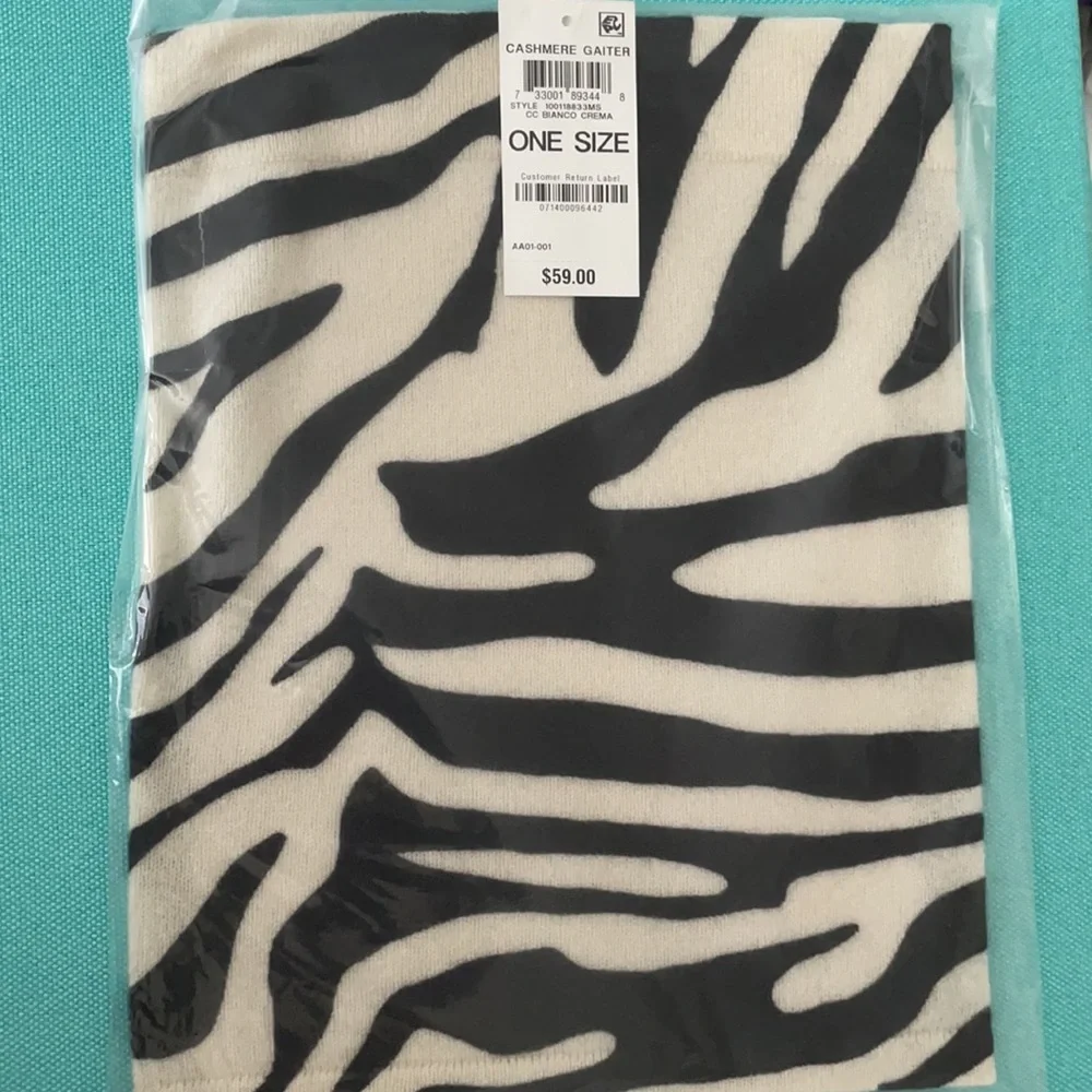 Cashmere Zebra Gaiter Facemask Neckwarmer
